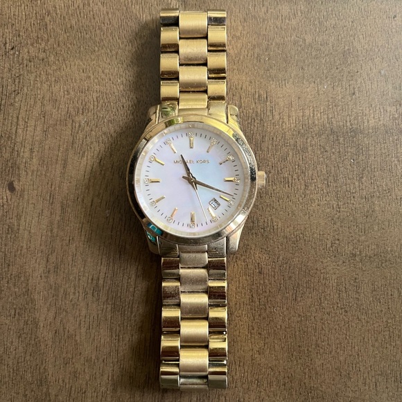 Gold Michael Kors watch - Picture 1 of 1